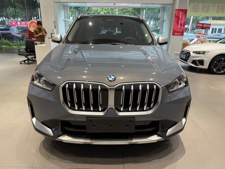2024 BMW X1 Long 20Li sDrive III (U11/U12), серебристый, 2750070 рублей, вид 4