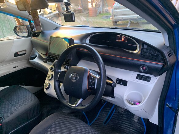 2017 Toyota Sienta II, синий, 1140000 рублей - вид 4