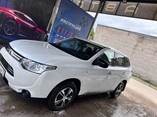 2013 Mitsubishi Outlander III, белый, 2100000 рублей, вид 2