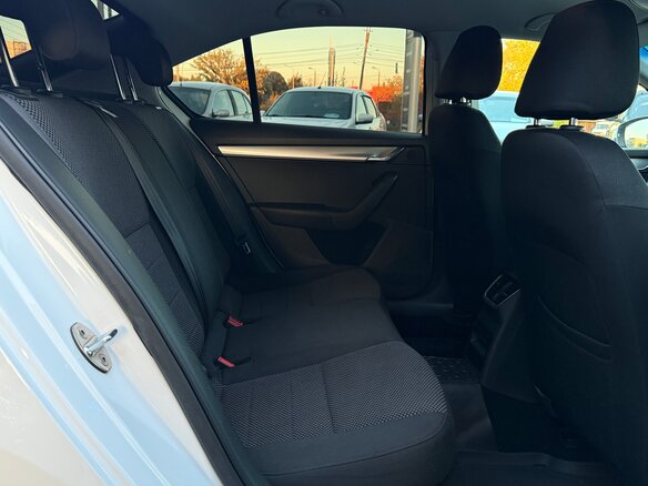 2014 Skoda Octavia III (A7), белый, 1245000 рублей - вид 15