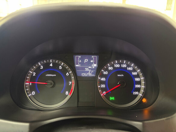 2016 Hyundai Solaris I Рестайлинг, красный, 1198000 рублей - вид 13