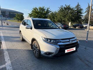 2019 Mitsubishi Outlander III Рестайлинг 3, белый, 2250000 рублей, вид 5
