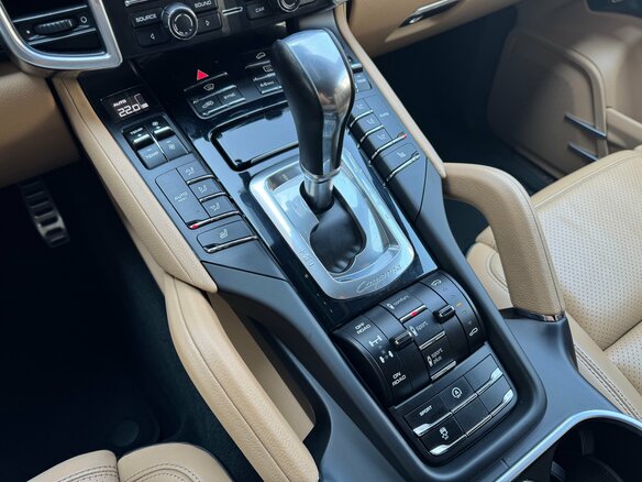 2015 Porsche Cayenne S II Рестайлинг (958), чёрный, 3790000 рублей - вид 19