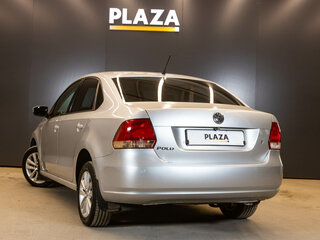 2013 Volkswagen Polo V, серебристый, 680000 рублей, вид 3