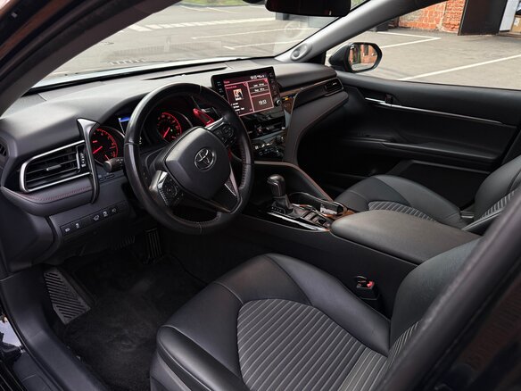 2022 Toyota Camry US Market VIII (XV70) Рестайлинг, чёрный, 3250000 рублей - вид 7
