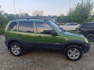 2015 Chevrolet Niva I Рестайлинг, зелёный, 695000 рублей, вид 4