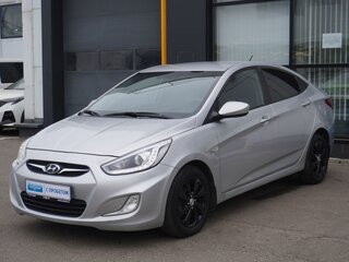 2013 Hyundai Solaris I, серебристый, 720000 рублей, вид 1