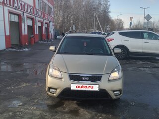 2010 Kia Rio II Рестайлинг, бежевый, 370000 рублей, вид 4