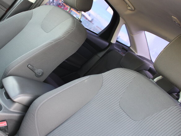 2012 Ford Focus III, красный - вид 24