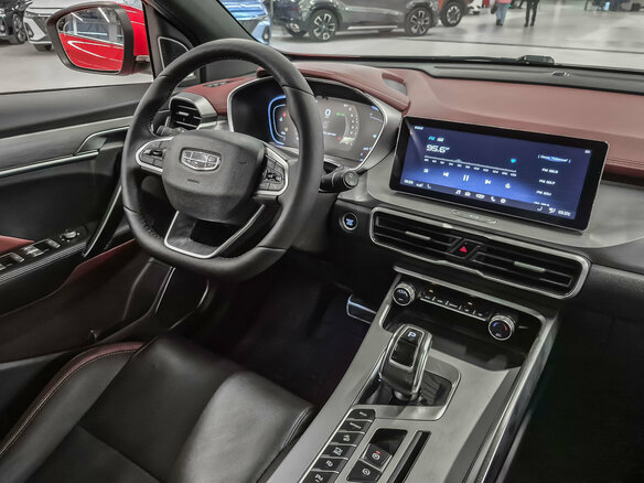 2022 Geely Coolray I, красный, 1349000 рублей - вид 9