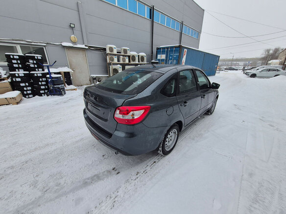 2026 Lada (ВАЗ) Granta I Рестайлинг, серый, 1037000 рублей - вид 9