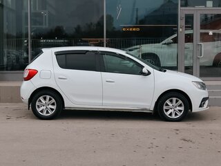 2020 Renault Sandero II Рестайлинг, белый, 685000 рублей, вид 4