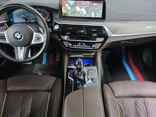 2022 BMW 5 серии 520i VII (G30/G31/G38) Рестайлинг, чёрный, 4340000 рублей, вид 5