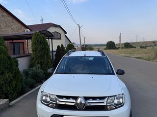 2017 Renault Duster I Рестайлинг, белый, 900000 рублей, вид 1
