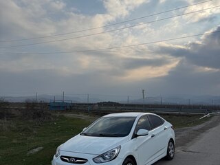 2012 Hyundai Solaris I, белый, 720000 рублей, вид 2