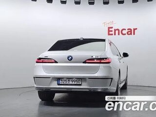 2023 BMW 7 серии 750e xDrive VII (G70), белый, 13800000 рублей, вид 3