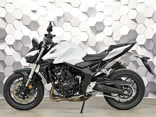 2025 Honda CB 1000 Hornet, белый, 1399000 рублей, вид 4