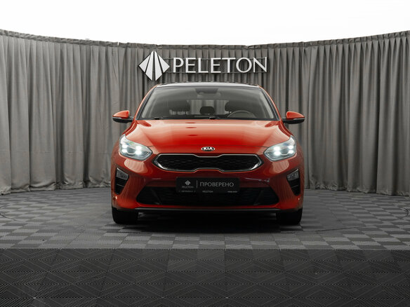 2018 Kia Ceed III, красный - вид 2