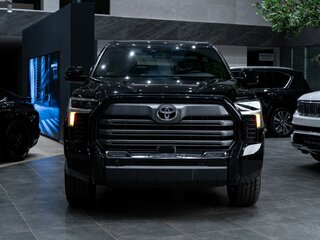 2022 Toyota Tundra Double Cab III, чёрный, 7490000 рублей, вид 2