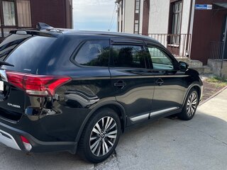 2019 Mitsubishi Outlander III Рестайлинг 3, чёрный, 2100000 рублей, вид 5