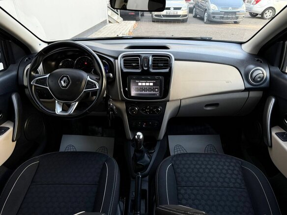 2018 Renault Logan II Рестайлинг, коричневый, 750000 рублей - вид 11