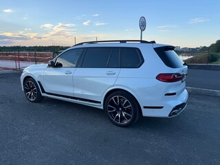 2021 BMW X7 40d I (G07), белый, 9490000 рублей, вид 3