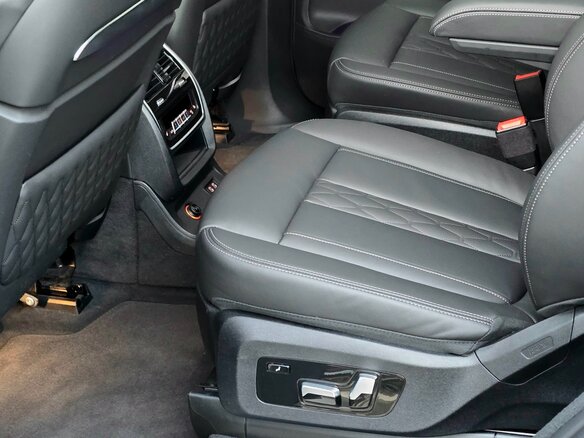 2022 BMW X7 M60i I (G07) Рестайлинг, серый, 15800000 рублей - вид 18