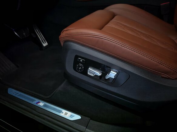 2026 BMW X7 40d I (G07) Рестайлинг, чёрный, 17440000 рублей - вид 13