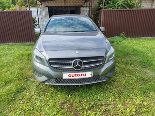 2013 Mercedes-Benz A-Класс 180 III (W176), серый, 1550000 рублей, вид 2