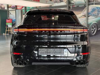 2026 Porsche Cayenne GTS Coupé III Рестайлинг, чёрный, 25490000 рублей, вид 4