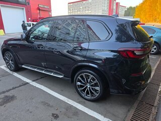 2021 BMW X5 40d IV (G05/G18), чёрный, 8290000 рублей, вид 3