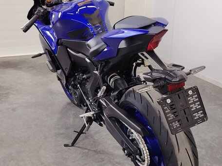 2023 Yamaha YZF-R7, синий, 849000 рублей, вид 5