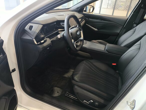 2026 Geely Preface I, белый, 3329990 рублей - вид 4