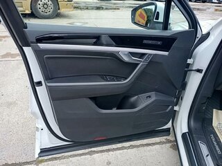 2020 Volkswagen Touareg III, белый, 5180000 рублей, вид 5