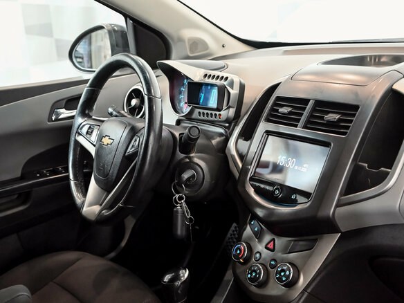 2013 Chevrolet Aveo II, чёрный, 585000 рублей - вид 11
