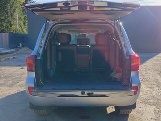 2014 Toyota Land Cruiser 200 Series Рестайлинг 1, серебристый, 4489999 рублей, вид 3