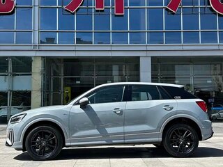 2022 Audi Q2 L 35 TFSI I Рестайлинг, серебристый, 1715000 рублей, вид 3