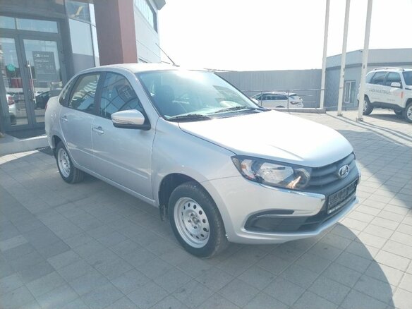 2026 Lada (ВАЗ) Granta I Рестайлинг, серебристый, 1088000 рублей - вид 2