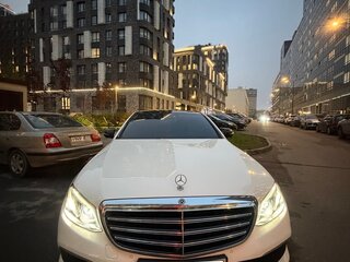 2019 Mercedes-Benz E-Класс 300 V (W213, S213, C238), белый, 4000000 рублей, вид 5