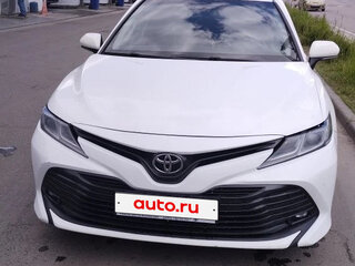 2018 Toyota Camry VIII (XV70), белый, 1800000 рублей, вид 1