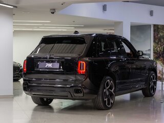 2025 Rolls-Royce Cullinan Black Badge I Рестайлинг (Series II), чёрный, 71150000 рублей, вид 5