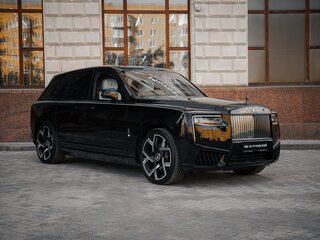 2026 Rolls-Royce Cullinan Black Badge I Рестайлинг (Series II), чёрный, 72500000 рублей, вид 1
