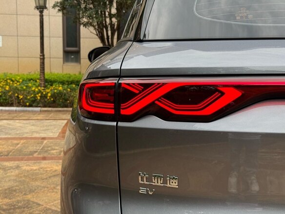 2025 BYD Yuan Up 32 kWh, серый, 1627000 рублей - вид 7