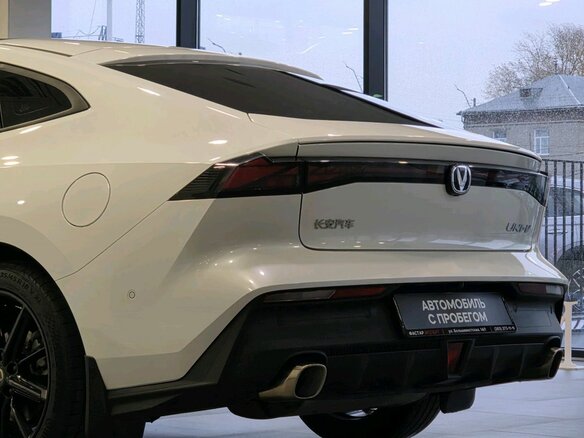 2023 Changan UNI-V I, белый - вид 10