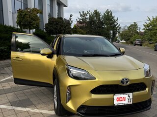 2022 Toyota Yaris Cross I, золотистый, 2150000 рублей, вид 3