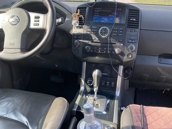 2011 Nissan Pathfinder III Рестайлинг, белый, 1280000 рублей - вид 8