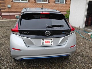 2018 Nissan Leaf II (ZE1), серебристый, 1790000 рублей, вид 5