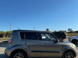 2011 Kia Soul I Рестайлинг, серебристый, 700000 рублей, вид 5