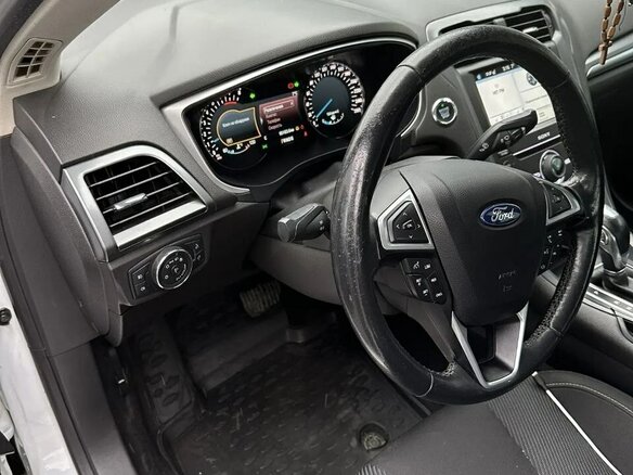 2018 Ford Mondeo V, белый, 1650000 рублей - вид 4