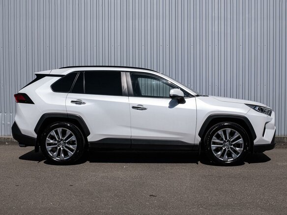 2020 Toyota RAV4 V (XA50), белый, 3599000 рублей - вид 4